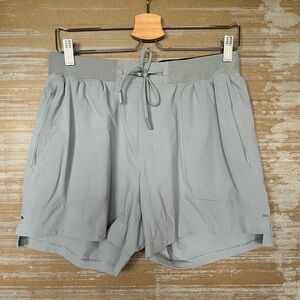 Lululemon License to Train Shorts Gray 5” Running Athleisure Stretch Mens M